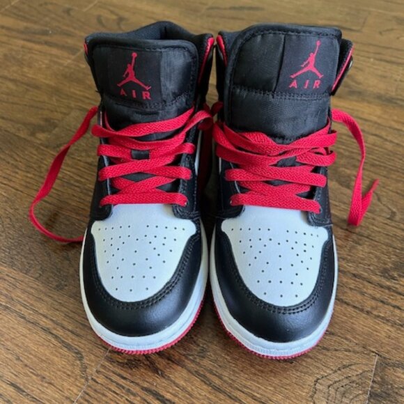 NEW - NIKE Air Jordan 1 Mid -  Gym Red/Black/White - Youth 4.5 - Picture 4 of 6